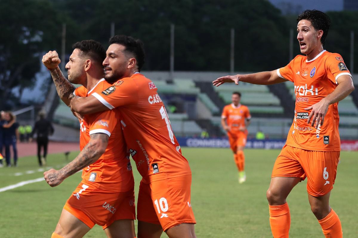 Copa Libertadores, Deportivo La Guaira vs. Bolívar, Estadio Olímpico de la Universidad Autónoma de Venezuela en Caracas