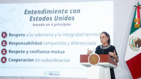 La presidenta de México, Claudia Sheinbaum, habla en una rueda de prensa