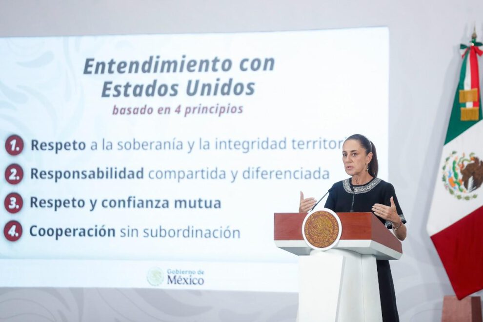 La presidenta de México, Claudia Sheinbaum, habla en una rueda de prensa