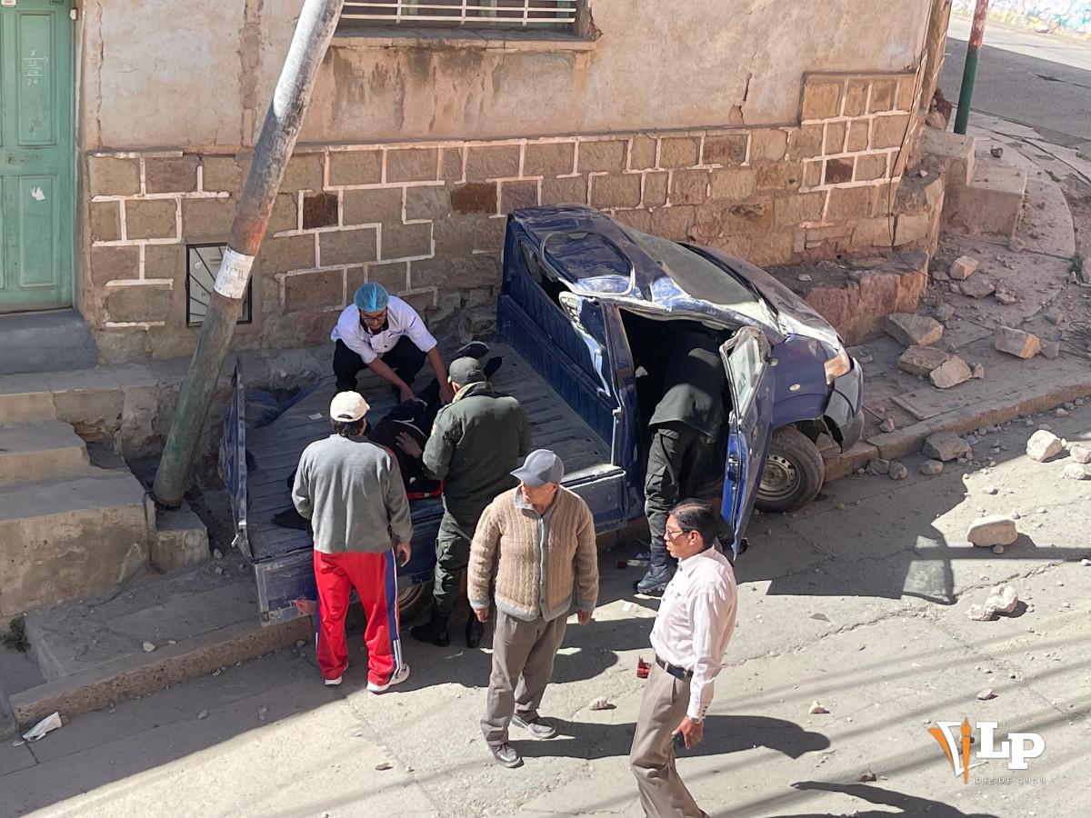 Imagen del motorizado y el poste