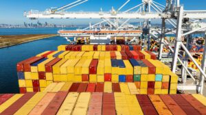 Contenedores de carga marítimo