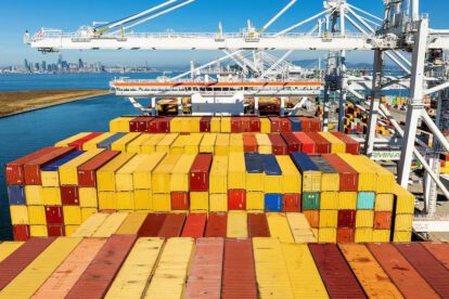 Contenedores de carga marítimo