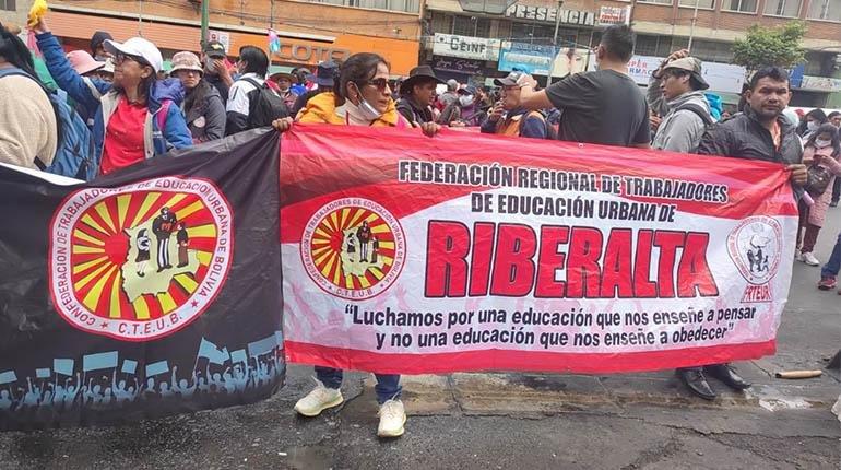 Maestros urbanos en una de las protestas callejeras que protagonizaron el pasado mes de abril, en La Paz