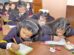 Estudiantes pasan clases en una escuela de La Paz
