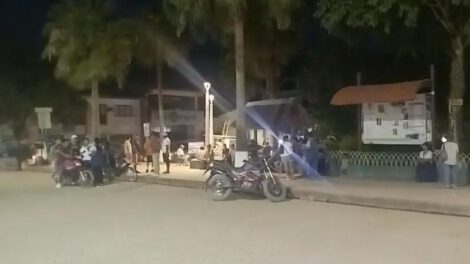 Tras 11 días de bloqueos, vecinos intentaron levantar los puntos de bloqueos