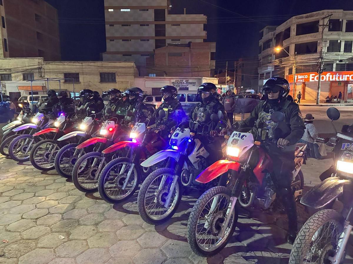 Imagen de efectivos de la policía en motocicletas
