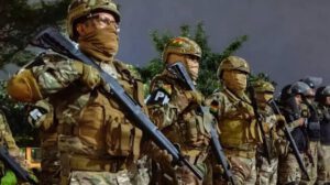 Los militares formaron en el Parque Urbano de Santa Cruz