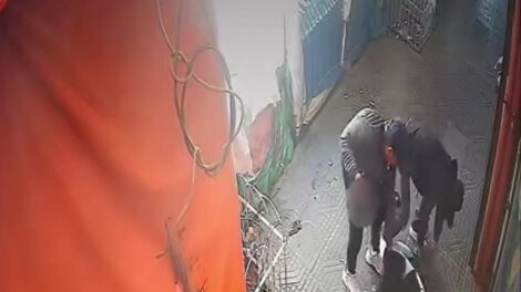 Dos delincuentes atracaron a una librecambista el viernes