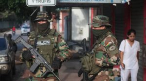 Agentes de la Fuerza Especial de Lucha Contra el Narcotráfico de Bolivia