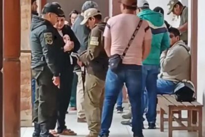 Los efectivos policiales realizan las investigaciones pertinentes