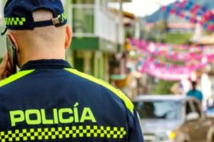 Un policía
