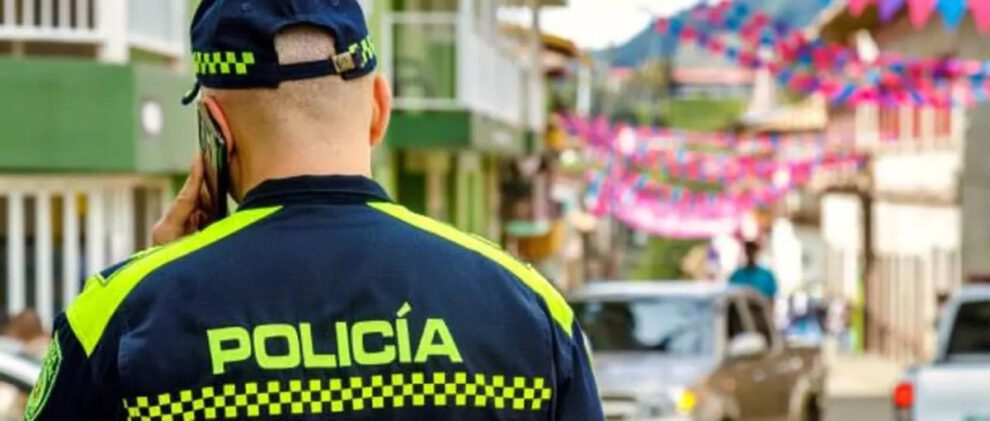 Un policía