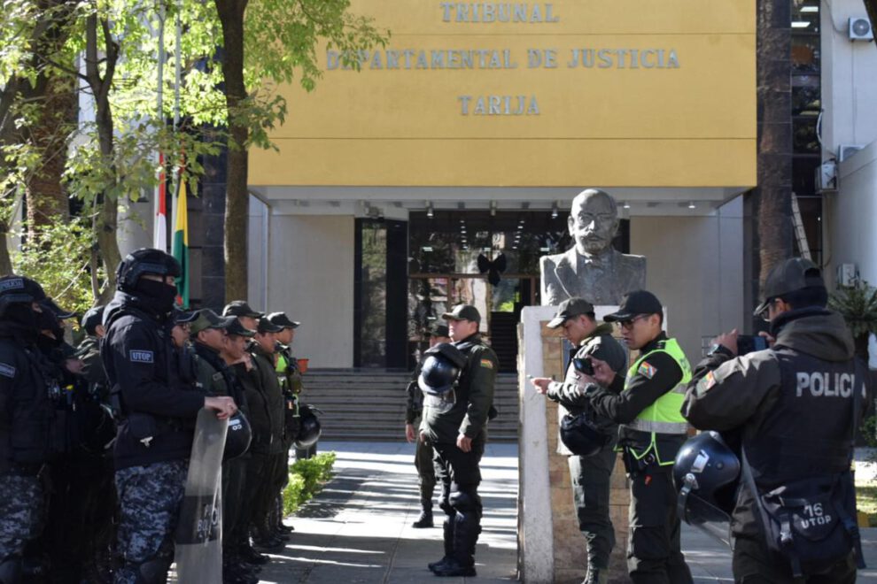 Integrantes de la Policía de Bolivia