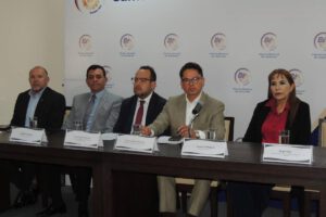 La conferencia contempló la presentación de las consecuencias económicas