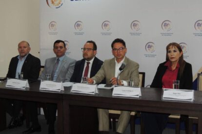 La conferencia contempló la presentación de las consecuencias económicas