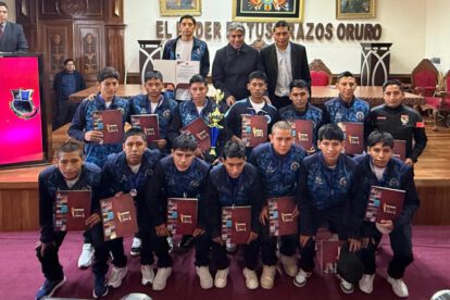 Reconocimiento a la selección de Oruro de futsal Sub-17, Gobernación de Oruro entrega Distinciones, Oruro tercero en el torneo nacional de futsal