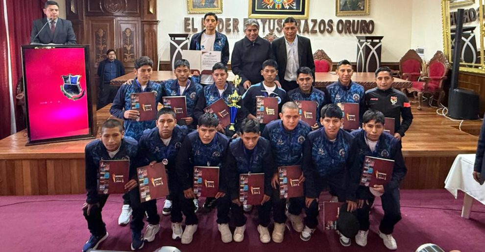 Reconocimiento a la selección de Oruro de futsal Sub-17, Gobernación de Oruro entrega Distinciones, Oruro tercero en el torneo nacional de futsal