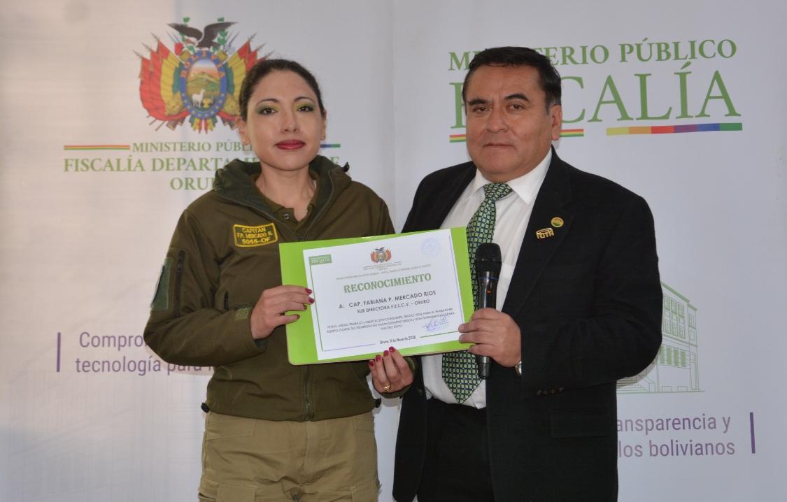 Imagen de la entrega de reconocimientos