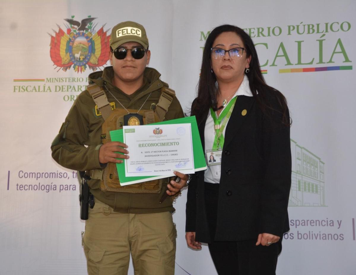 Imagen de la entrega de reconocimientos