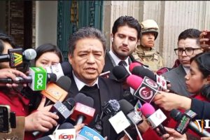 El vocero presidencial, José Luis Gálvez, en conferencia de prensa