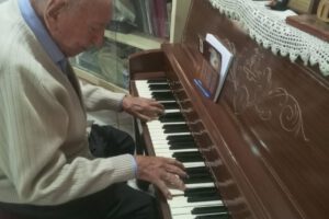 foto de Julio Rodriguez  en el piano