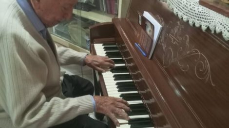 foto de Julio Rodriguez  en el piano