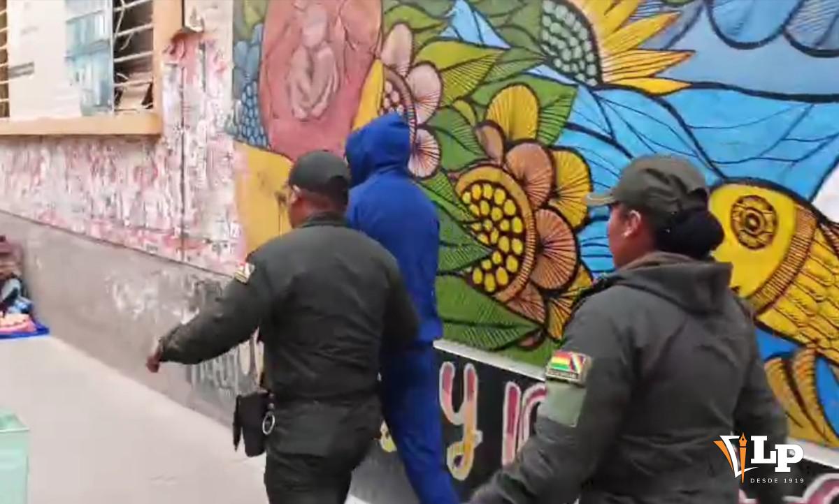 Imagen del oficial detenido