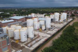 instalaciones de YPFB Refinación S.A.