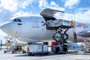 Un avión de la aerolínea Tampa Cargo, del grupo Avianca, en Miami
