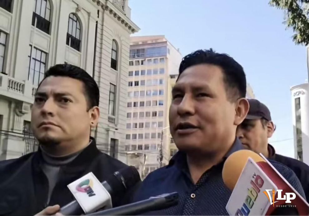 La dirigencia de Evo Pueblo en conferencia de prensa