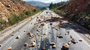 Un bloqueo en una de las carreteras del país