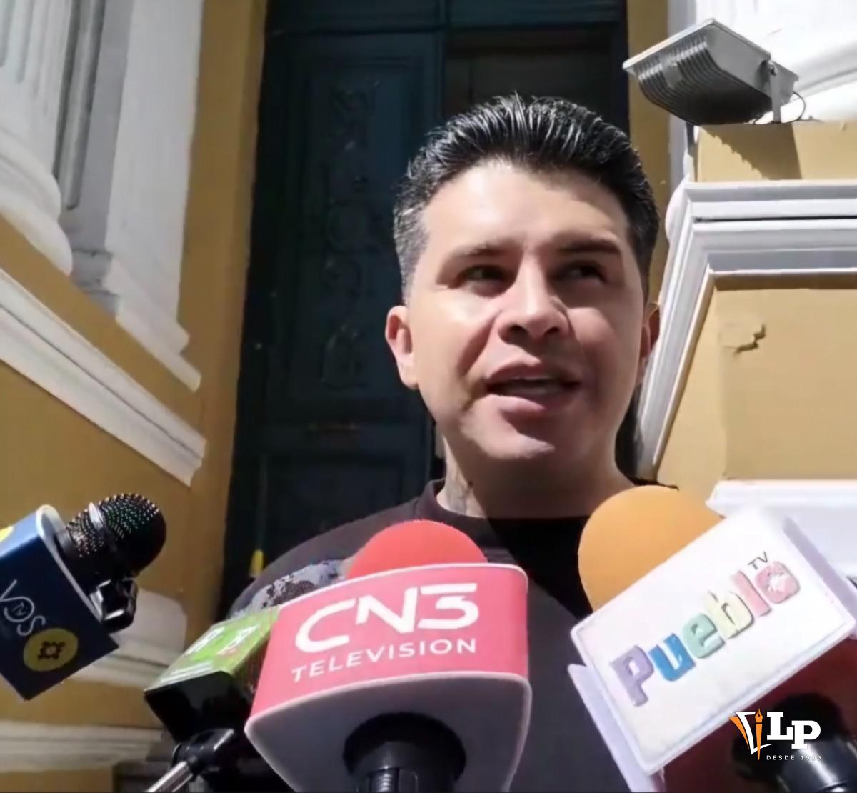 El diputado Rojas en conferencia de prensa