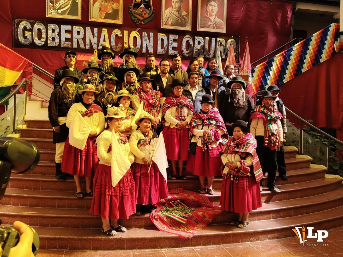 autoridades de Chuquiña Oruro