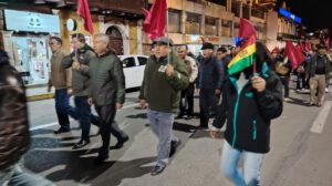 Marcha en respaldo a Rodrigo Paz y contra bloqueos