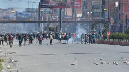 Bloqueadores reinstalan puntos de medida de presión en la avenida Juan Pablo II de El Alto
