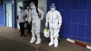 Los controles sanitarios en Costa de Marfil, uno de los países africanos afecados por el ébola