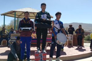Prueba Pedestre 5K en Vinto, Reiner Choque y Laura Ajata ganadores, Buena cantidad de participantes en la prueba