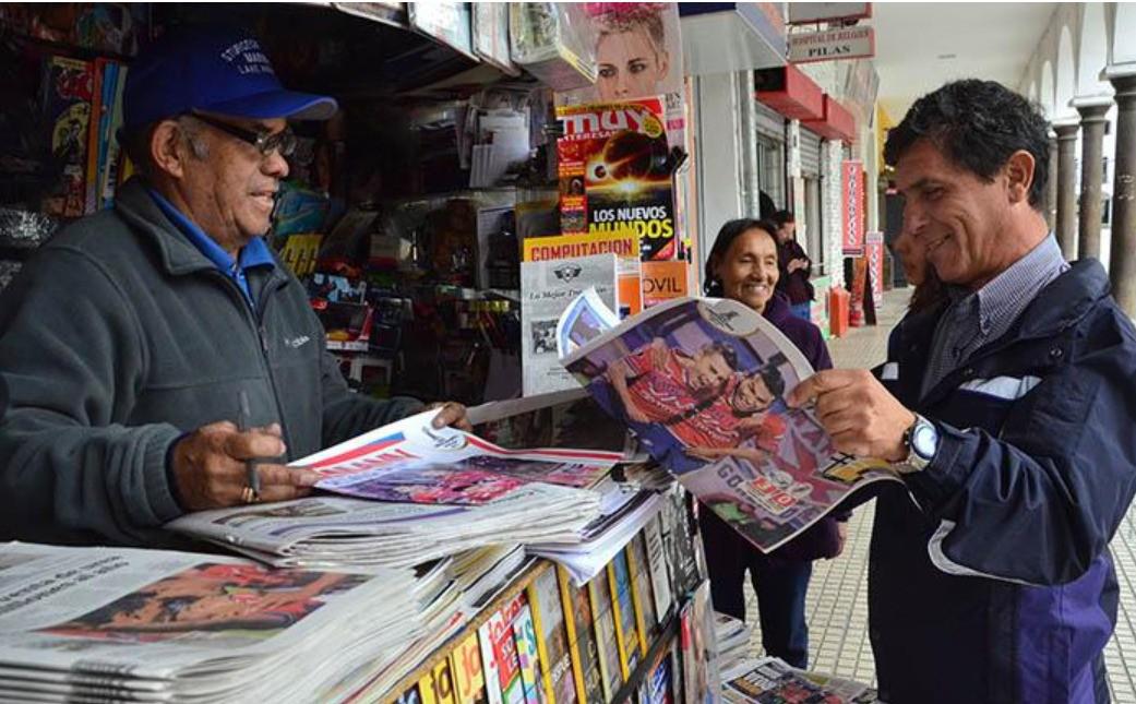 El intercambio diario entre el canillita y su cliente