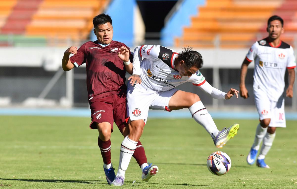 División Profesional, FC Universitario vs. Bolívar, Estadio Félix Capriles de Cochabamba