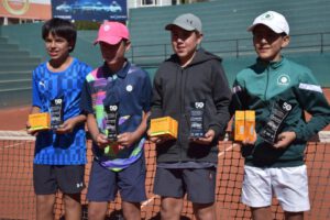 Tenis Masters de años, María Aguirre, Rafael Pabón, Torneo nacional disputado en La Paz