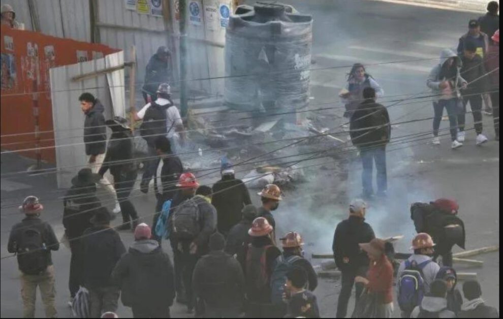 Destrozos al ornato público en La Paz