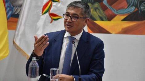 El ministro de Economía en una conferencia de prensa