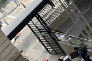 Manifestantes ingresan a juzgados en La Paz