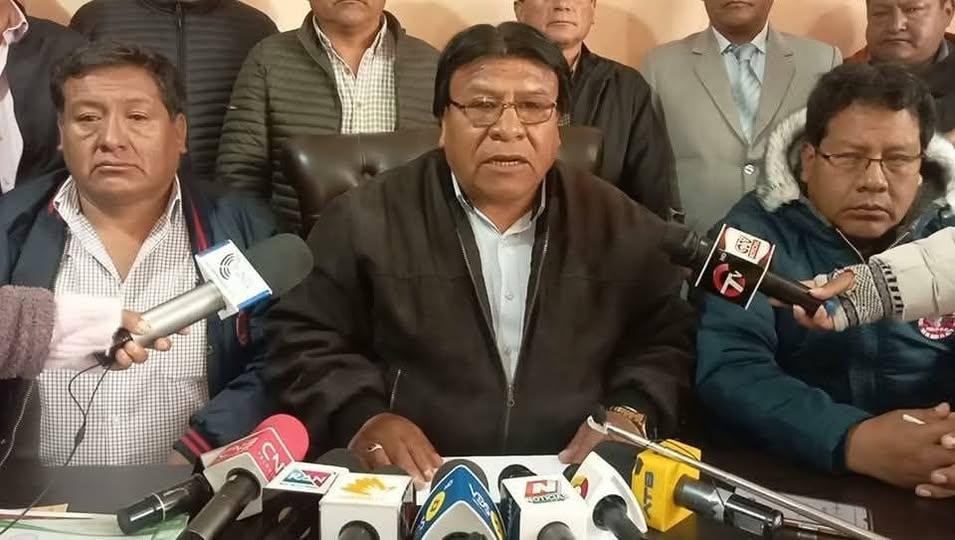 El dirigente de la Federación Andina de Transporte 1ro de Mayo, Reynaldo Luna confirmó la movilización en conferencia de prensa