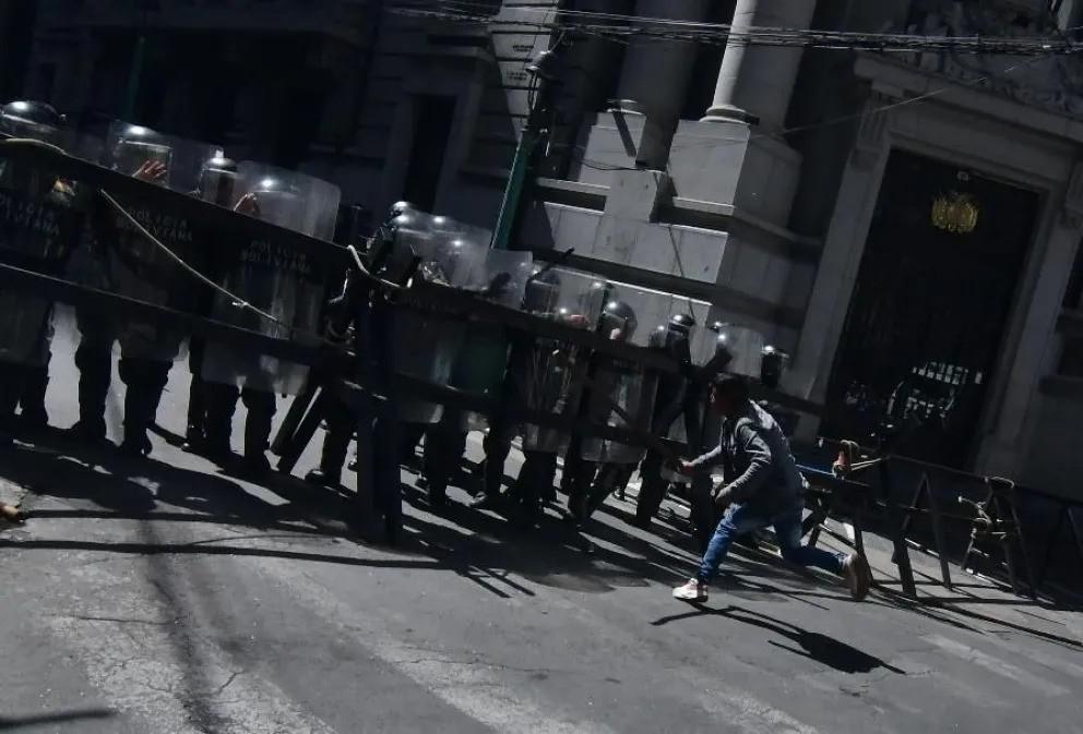 Efectivos policiales en un cordón policial