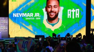 Personas celebran el llamado del futbolista Neymar para el Mundial 2026