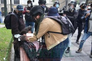 FOTO PERIODISTA DESMAYADA
