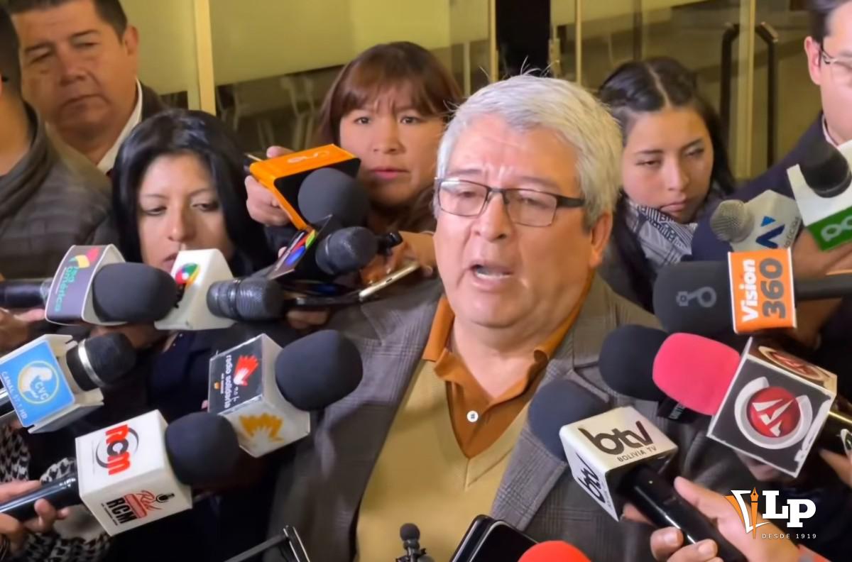 El diputado Maldonado en conferencia de prensa