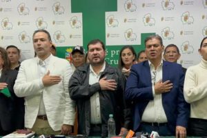 Representantes del Comité pro Santa Cruz