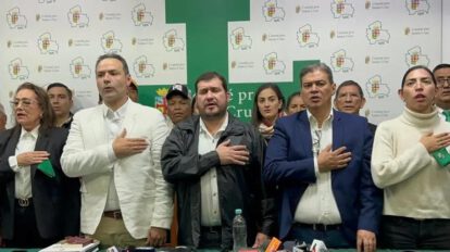 Representantes del Comité pro Santa Cruz